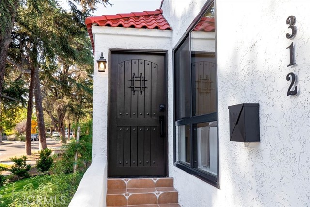 Detail Gallery Image 5 of 25 For 312 N Bronson Ave, Los Angeles,  CA 90004 - 2 Beds | 1 Baths