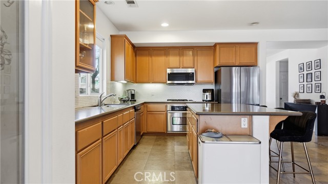 Detail Gallery Image 10 of 41 For 11938 Tiffany, Victorville,  CA 92392 - 4 Beds | 3 Baths