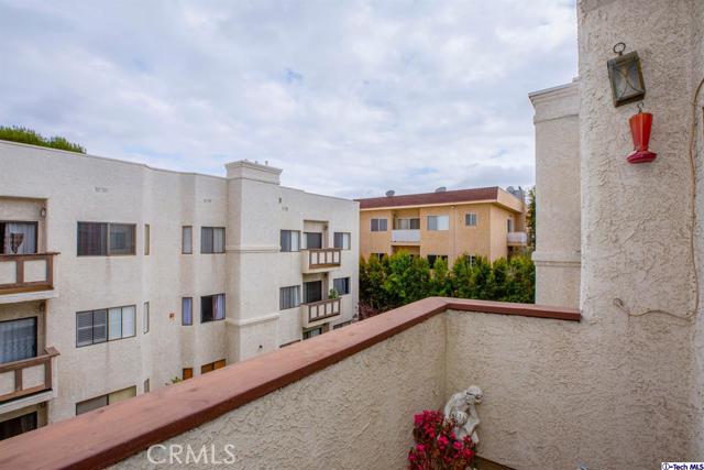 2 Bed Home for Sale in Encino, California