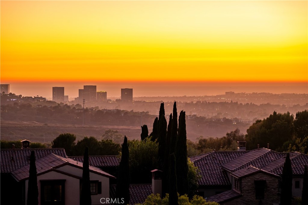 https://media.crmls.org/medias/364062b3-5428-4e33-a27f-dc2410e7f749.jpg?preset=X-Large
