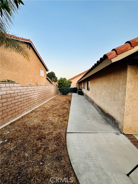 Detail Gallery Image 6 of 7 For 2136 Wembley Ln, Corona,  CA 92881 - 3 Beds | 2 Baths