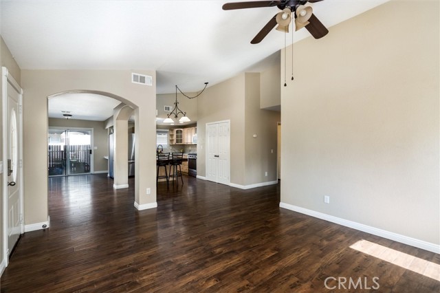 24822 Fire Falls Drive, Murrieta CA: https://media.crmls.org/medias/36439369-15fc-4278-98cd-08387d6d99bf.jpg