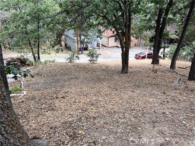 Detail Gallery Image 9 of 9 For 707 Blue Bird Ln, Arrowbear,  CA 92382 - – Beds | – Baths