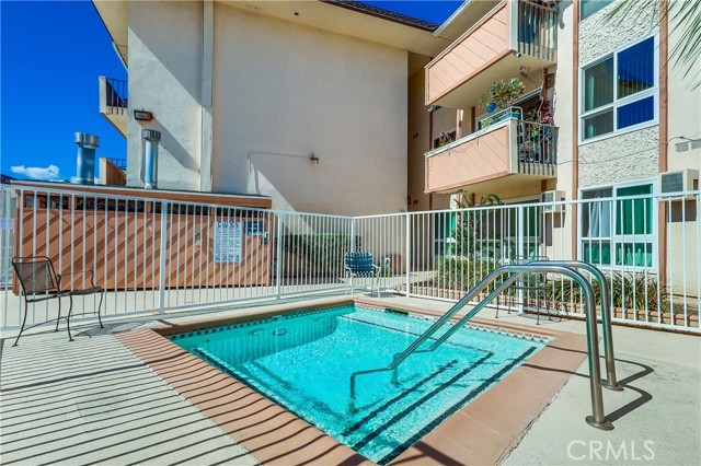 5585 E Pacific Coast, Long Beach CA: https://media.crmls.org/medias/364401eb-d7cb-4fd6-b86e-f0aade7ad876.jpg