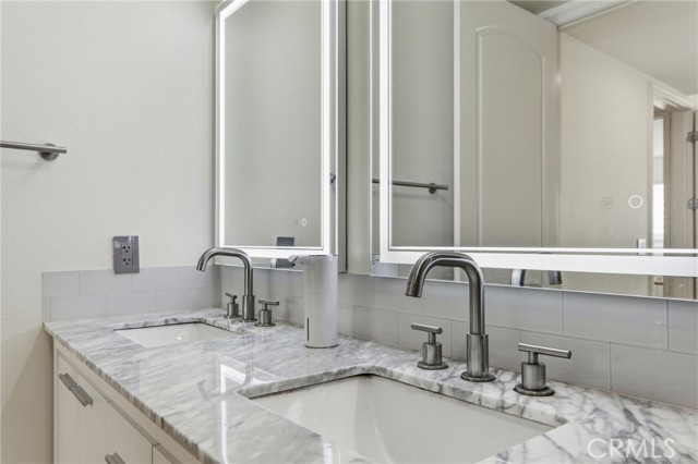 Detail Gallery Image 25 of 39 For 1023 Wilcox Ave, Los Angeles,  CA 90038 - 2 Beds | 2 Baths