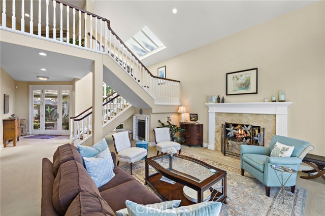 Detail Gallery Image 4 of 51 For 25 Lucerne St, Newport Beach,  CA 92660 - 3 Beds | 2/1 Baths