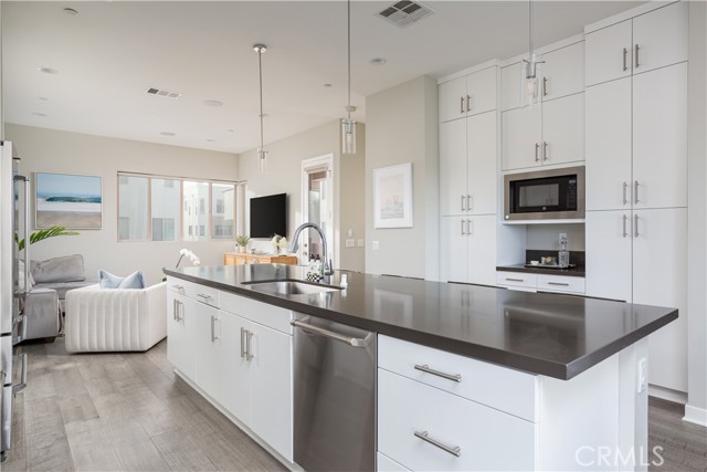 Detail Gallery Image 24 of 24 For 72 Ebb Tide Cir, Newport Beach,  CA 92663 - 3 Beds | 3/1 Baths