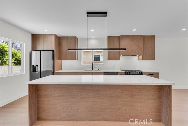 11240 Lull Street, Sun Valley CA: https://media.crmls.org/medias/36447e9d-7372-4066-9399-f4f9247cf4a2.jpg