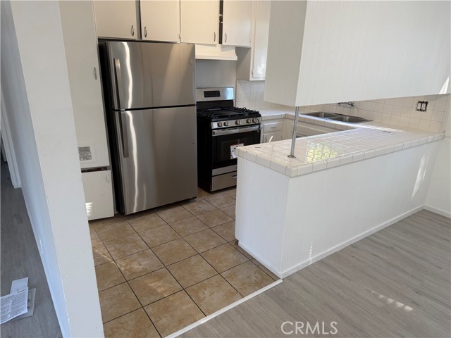 Detail Gallery Image 10 of 25 For 18127 Roscoe Bld #1,  Northridge,  CA 91325 - 2 Beds | 1 Baths