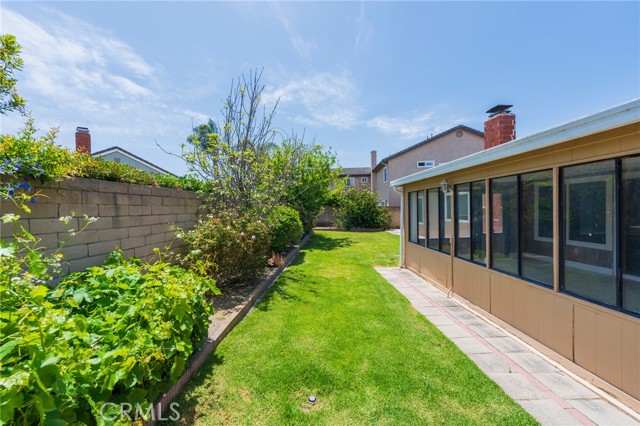 Detail Gallery Image 10 of 42 For 17482 Bellport Cir, Huntington Beach,  CA 92649 - 4 Beds | 2 Baths