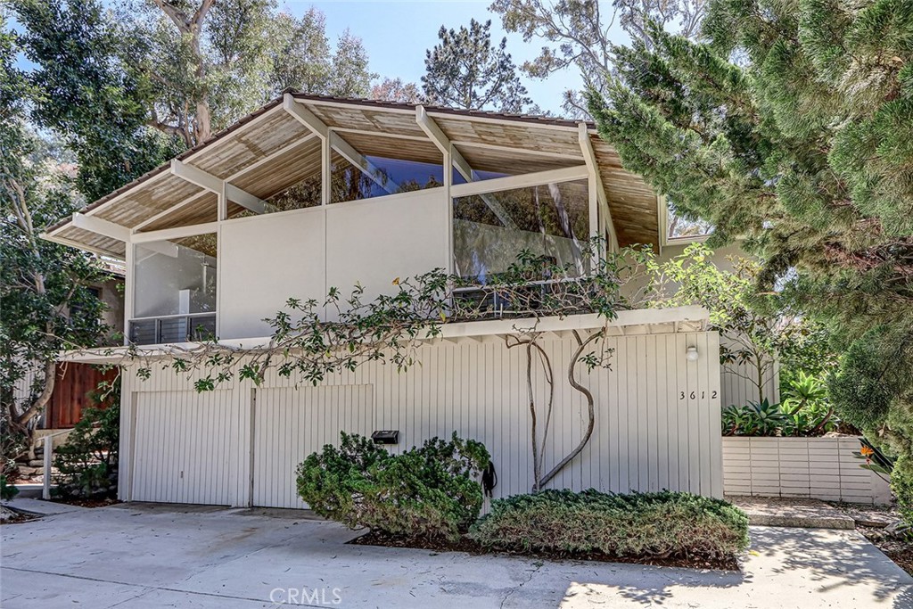 3612 Palos Verdes Drive N