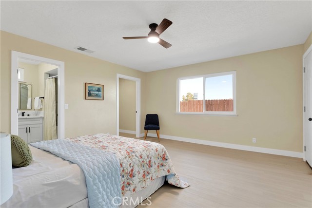15130 Flathead Road, Apple Valley CA: https://media.crmls.org/medias/36455a26-a254-4469-b8e5-8b71bf89a2e8.jpg