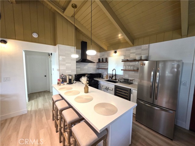 738 W Victoria Court, Lake Arrowhead, CA 92352
