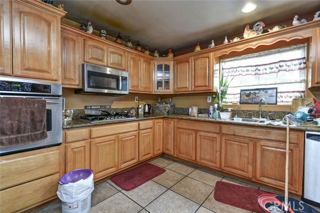 Detail Gallery Image 1 of 30 For 14360 Merced Ave, Baldwin Park,  CA 91706 - 5 Beds | 3 Baths