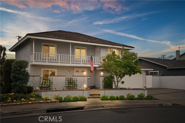 Detail Gallery Image 1 of 52 For 21941 Oceanview Ln, Huntington Beach,  CA 92646 - 4 Beds | 2/1 Baths