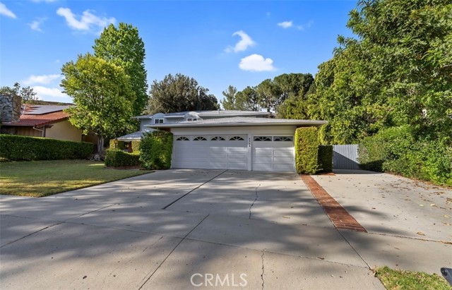 5340 Edgeware Drive, Calabasas CA: https://media.crmls.org/medias/36462290-d52b-4794-9417-054655dd1fb0.jpg