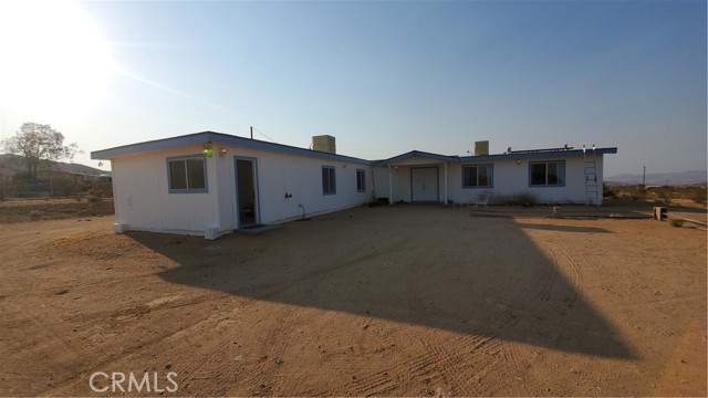 Detail Gallery Image 3 of 22 For 1729 N Deer Trl, Landers,  CA 92285 - 3 Beds | 2 Baths