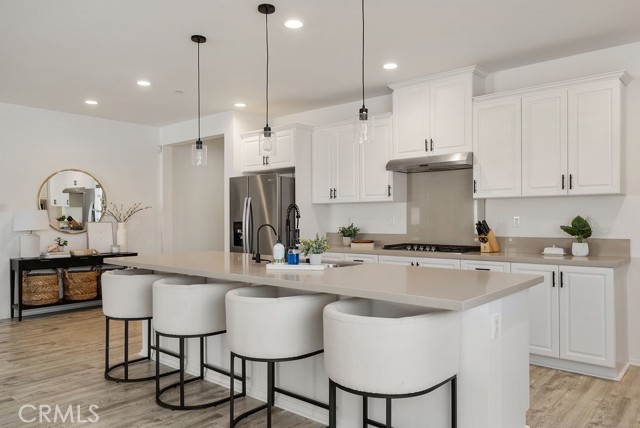 Detail Gallery Image 4 of 28 For 11661 Forsythia, Jurupa Valley,  CA 91752 - 4 Beds | 2/1 Baths