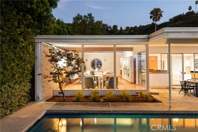 Detail Gallery Image 5 of 42 For 3511 Stonehill Pl, Sherman Oaks,  CA 91423 - 5 Beds | 3 Baths