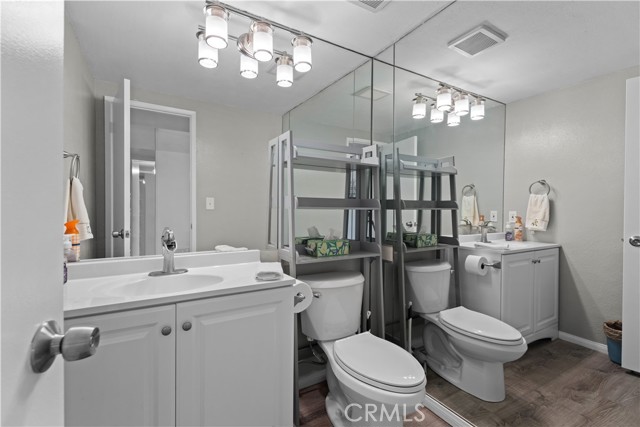 Detail Gallery Image 4 of 12 For 1216 Westmont Dr, San Pedro,  CA 90732 - 2 Beds | 2/1 Baths