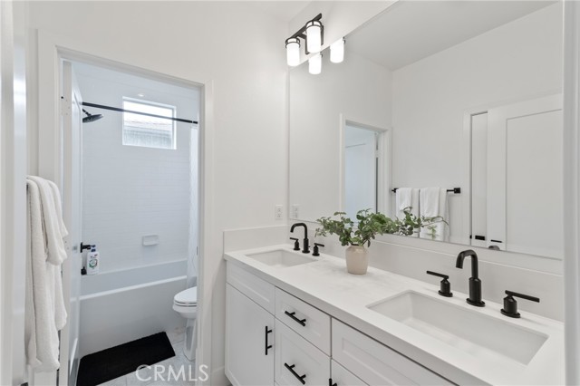 295 Autumn Way, Rancho Mission Viejo CA: https://media.crmls.org/medias/364789ed-958a-4c55-8ee9-5f2a7966d442.jpg
