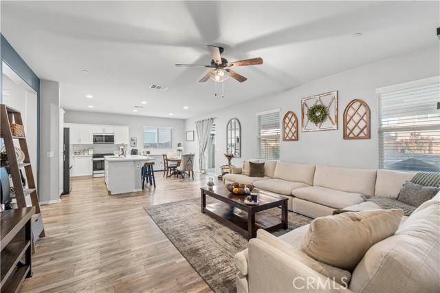 Detail Gallery Image 11 of 54 For 3558 Mt San Gorgonia Ave, Rosamond,  CA 93560 - 4 Beds | 3 Baths