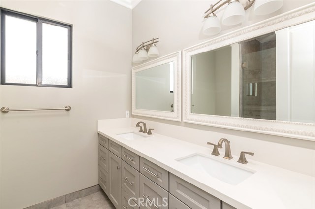 1934 Robinson Street, Redondo Beach, California 90278, 5 Bedrooms Bedrooms, ,2 BathroomsBathrooms,Residential,Sold,Robinson,SB17235587