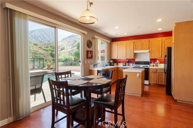 12239 Via Santa Barbara, Sylmar, California 91342, 3 Bedrooms Bedrooms, ,3 BathroomsBathrooms,Single Family Residence,For Sale,Via Santa Barbara,CV24125700