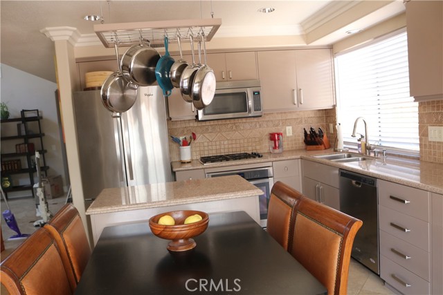 15 Tavella, Lake Forest CA: https://media.crmls.org/medias/364ae811-9ab5-4b2d-ad27-cc2bd026800c.jpg