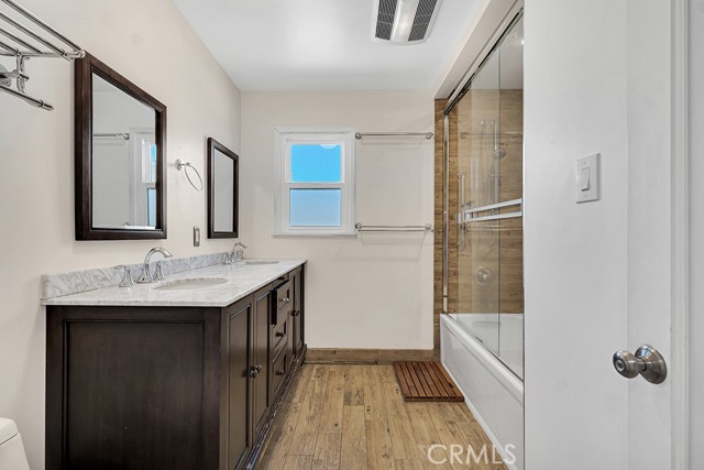 Detail Gallery Image 19 of 31 For 10549 Mcclemont Ave, Tujunga,  CA 91042 - 4 Beds | 2 Baths