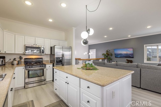 Detail Gallery Image 9 of 45 For 1842 Baldwin Lake, Big Bear City,  CA 92314 - 3 Beds | 2/1 Baths