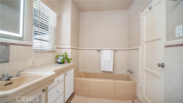 Image 34 of 50 For 2105 Heliotrope Drive