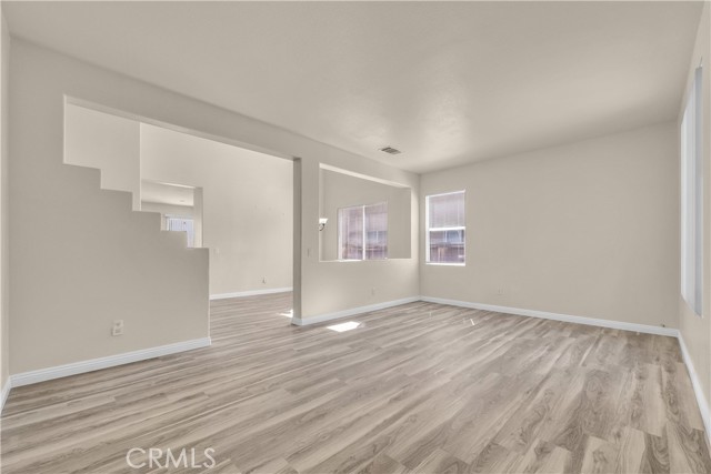 Detail Gallery Image 5 of 32 For 13127 Yellowwood, Moreno Valley,  CA 92553 - 5 Beds | 3 Baths