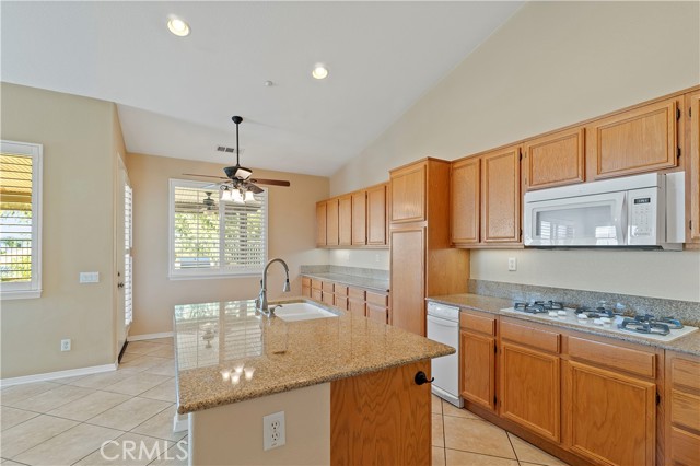 Detail Gallery Image 5 of 24 For 7446 Tioga Ln, Highland,  CA 92346 - 4 Beds | 3 Baths