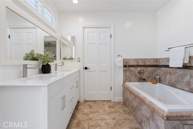 Detail Gallery Image 20 of 45 For 6020 Neddy Ave, Woodland Hills,  CA 91367 - 5 Beds | 3 Baths