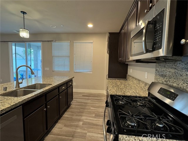 Detail Gallery Image 13 of 26 For 29306 Prestwick, Lake Elsinore,  CA 92530 - 3 Beds | 2/1 Baths