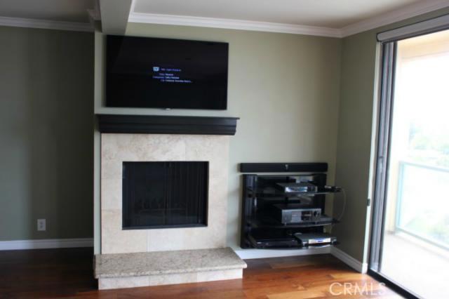 140 The Village, Redondo Beach, California 90277, 1 Bedroom Bedrooms, ,1 BathroomBathrooms,Residential,Sold,The Village,SB14184276