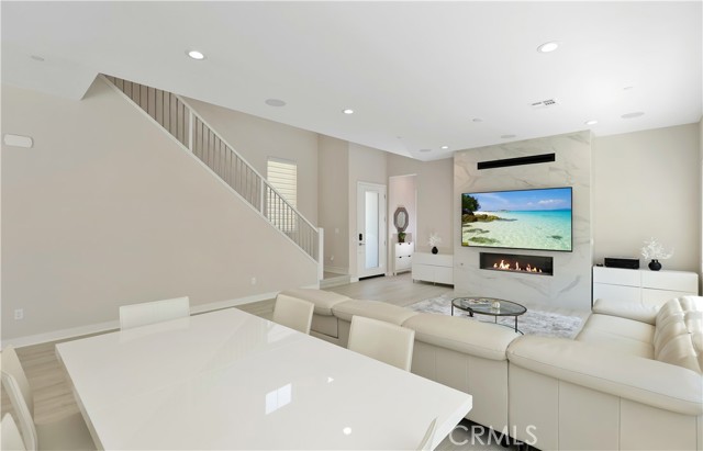 230 Holliston, Lake Forest CA: https://media.crmls.org/medias/36511b52-4e5a-4d96-bfca-ee2f234d5a38.jpg