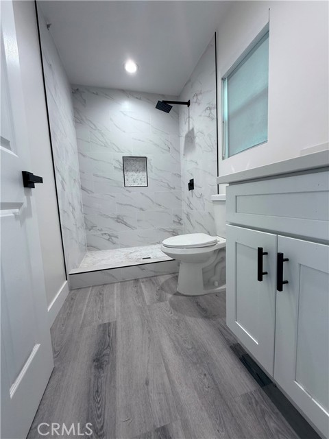 Bathroom 1 w/Walk in Shower