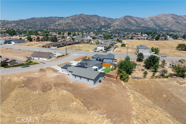 Detail Gallery Image 21 of 26 For 21640 Loop St, Tehachapi,  CA 93561 - 3 Beds | 2 Baths