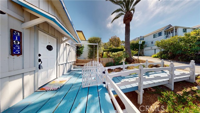 Detail Gallery Image 8 of 43 For 31955 10th Ave, Laguna Beach,  CA 92651 - 3 Beds | 2 Baths