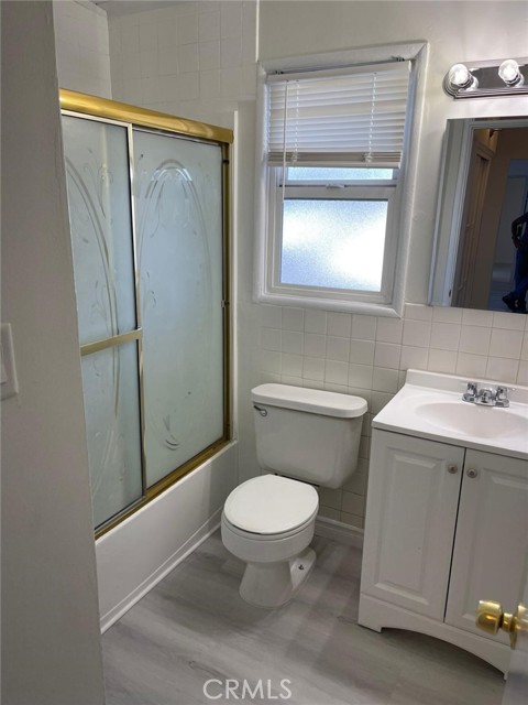 Detail Gallery Image 6 of 12 For 2106 W 9th St, Santa Ana,  CA 92703 - 5 Beds | 3 Baths