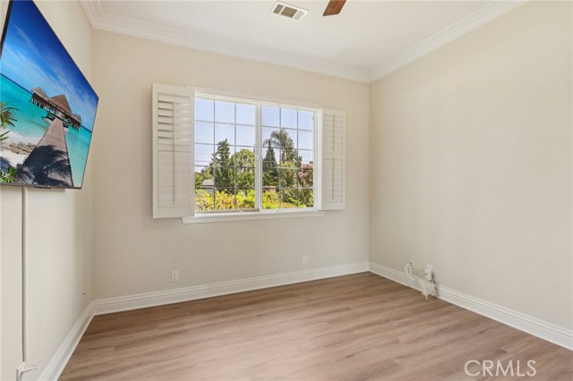 Image 31 of 62 For 16860 Rayen Street