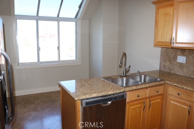 MLS #OC25250681 image #23