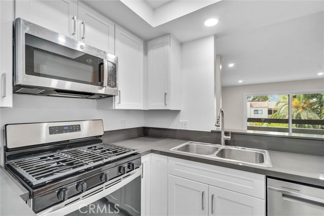 600 W 3rd Street, Santa Ana CA: https://media.crmls.org/medias/36573d78-e9c0-41ac-8aa4-502608c18d47.jpg