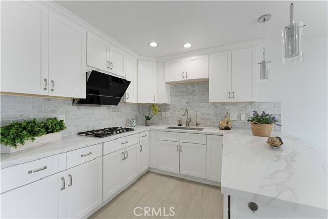 Detail Gallery Image 5 of 17 For 126 Casuda Canyon Dr #D,  Monterey Park,  CA 91754 - 3 Beds | 2/1 Baths