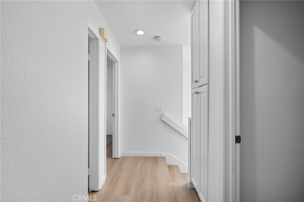https://media.crmls.org/medias/36597d1f-b8ea-403b-9edc-2120d8448076.jpg?preset=X-Large