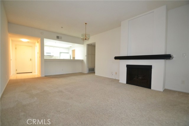 Detail Gallery Image 4 of 20 For 2559 Plaza Del Amo #211,  Torrance,  CA 90503 - 2 Beds | 2/1 Baths