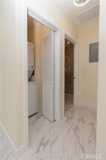 Detail Gallery Image 7 of 13 For 536 Myrtle St a,  Glendale,  CA 91203 - 1 Beds | 1 Baths