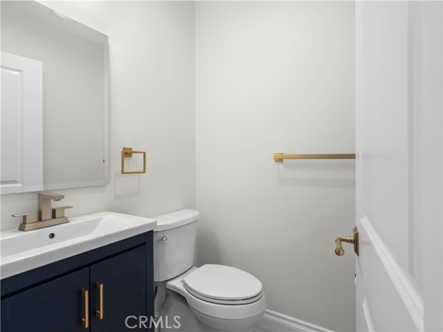Detail Gallery Image 17 of 55 For 18724 Frankfort St, Northridge,  CA 91324 - 4 Beds | 3 Baths